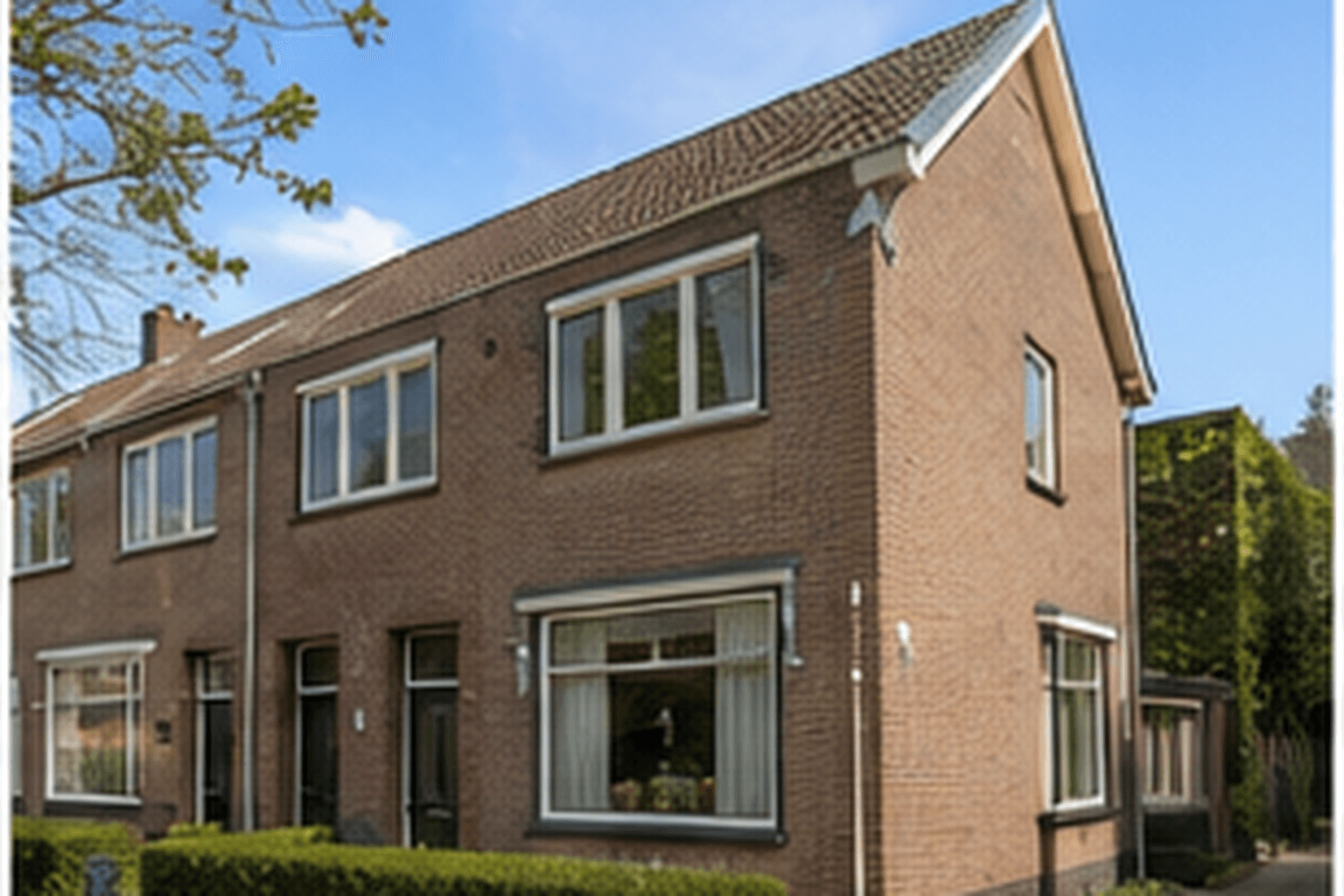 Voorzijde — Hoekwoning in Amsterdam